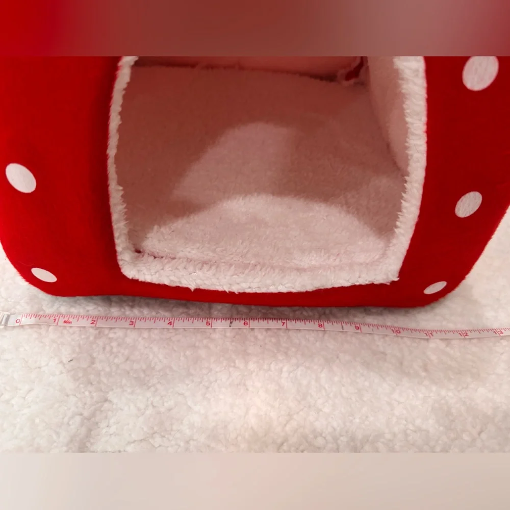 New Strawberry Pet Bed - Small